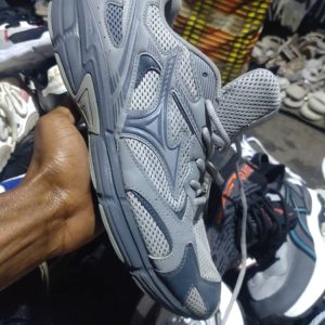 inkweto ya caguwa kuri 15k size 43 nkubashop